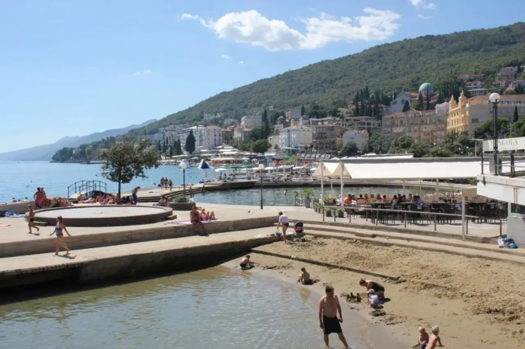 Apartment Zdenka - 100 m From The Beach