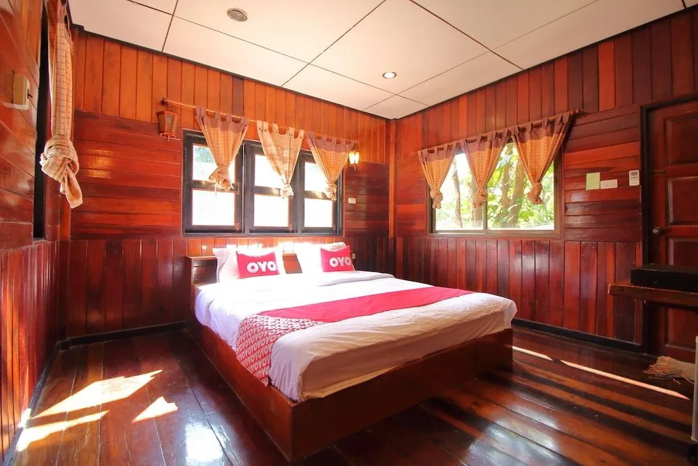 OYO 476 Ban Rimnam Resort