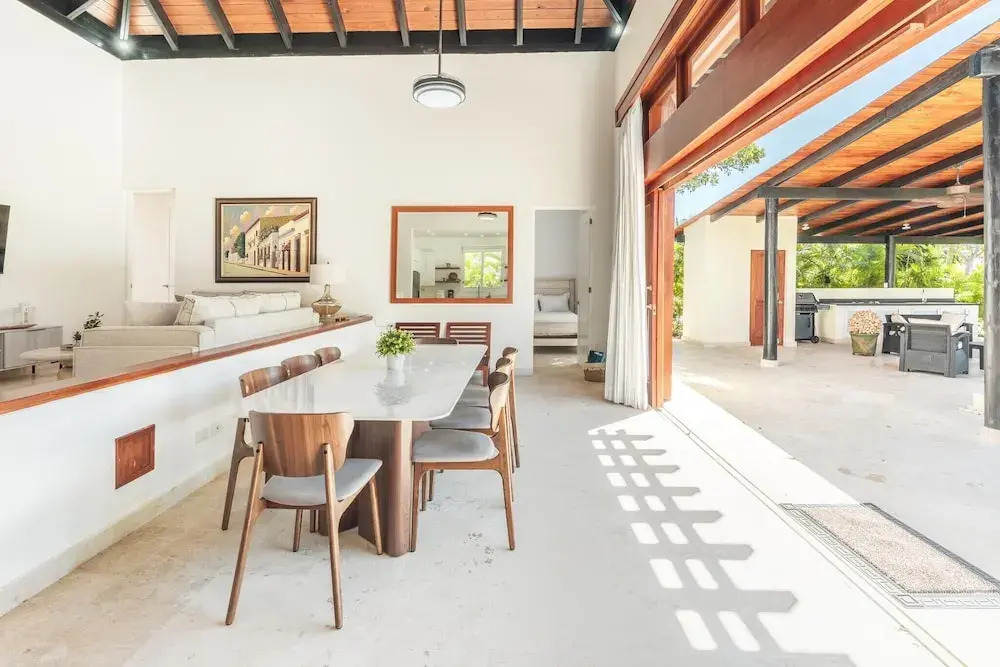 Bungallow with 3BR pool and bbq in Green Village