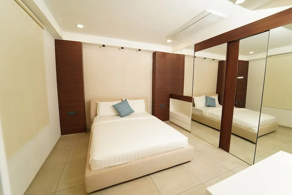 Ebony Residency