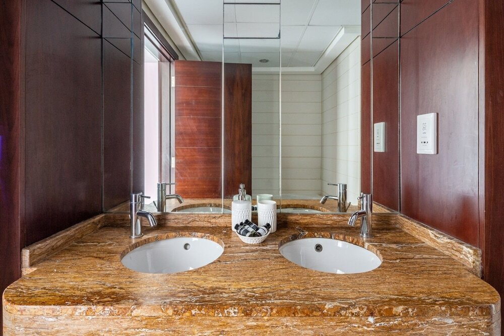 Deluxe 2B apartment close to Burj Khalifa