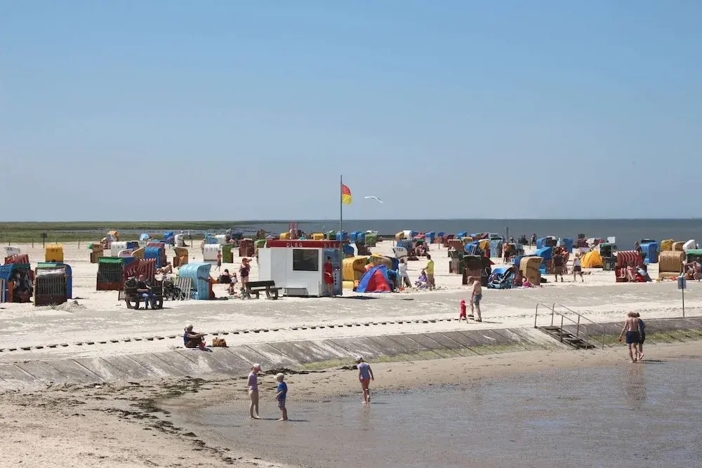 Geraeumige Ferienwohnungen mit Eigener Terrasse, Nessmersiel