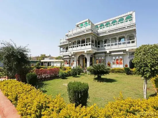 Naman Palace by OYO Rooms