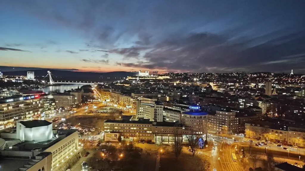 Panorama - Sunset and castle view, 22nd floor, garage, AC