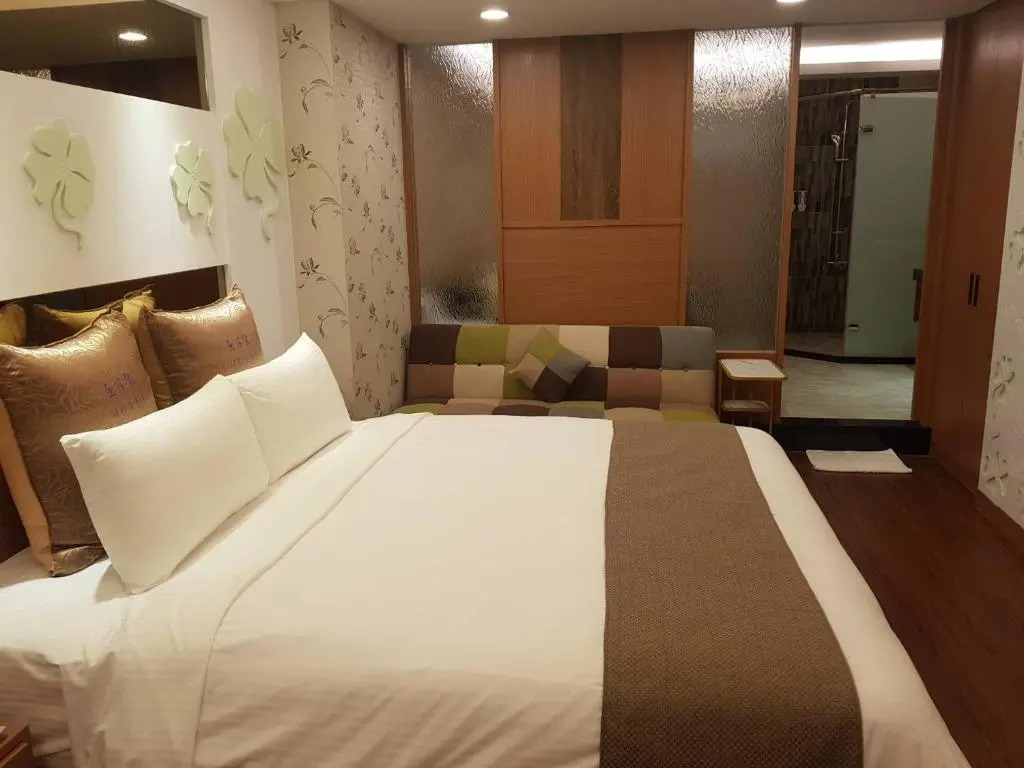Golden Sands Motel