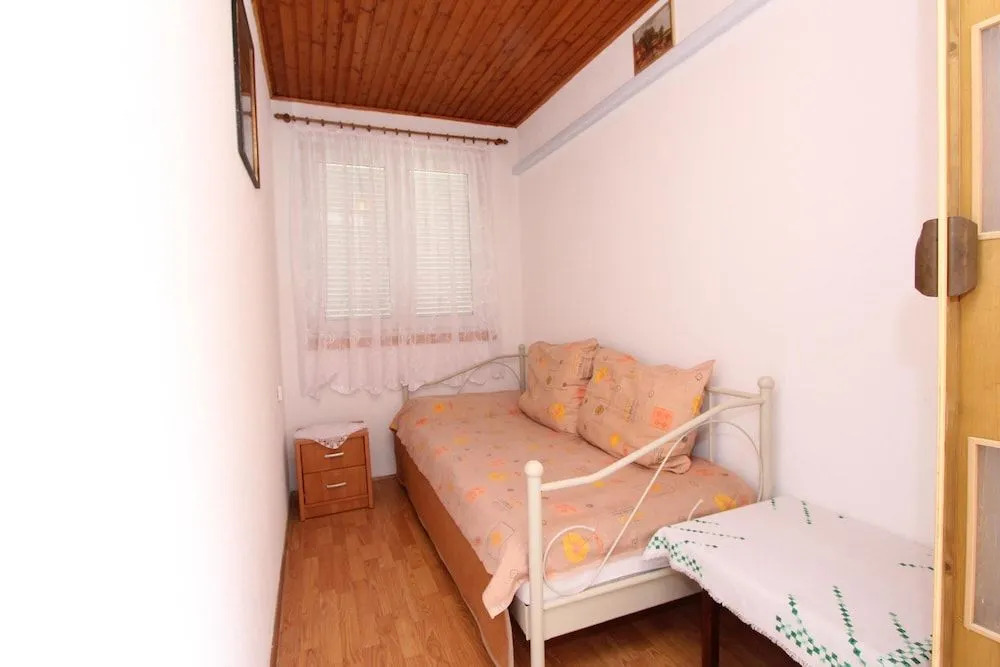 Apartment Stipe
