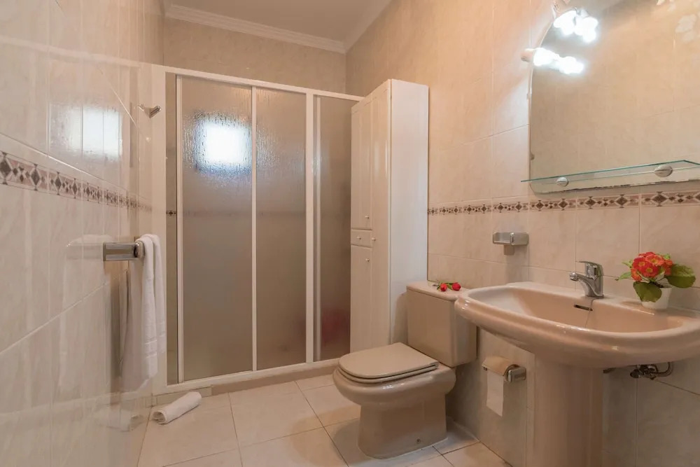 Casa de Vacaciones con Piscina Compartida I