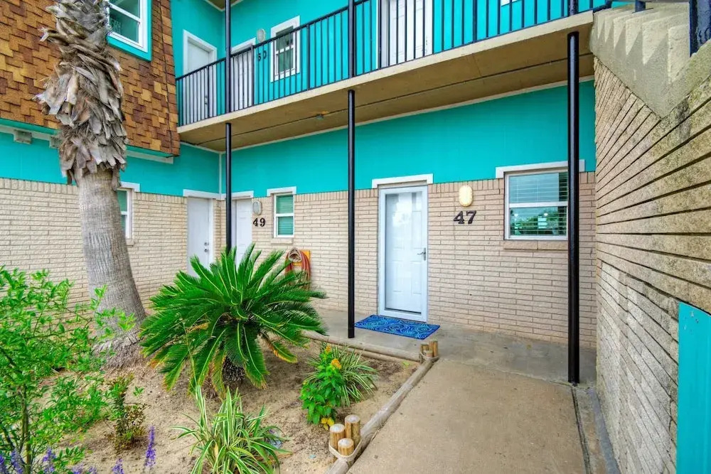 Beach Boardwalk 2 Pools, Tennis & Pickleball Shorely Blessed by Avantstay
