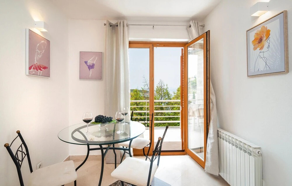 Beautiful Home In Supetar