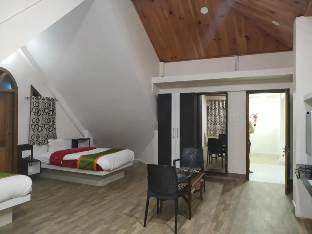 Ziro Palace Inn