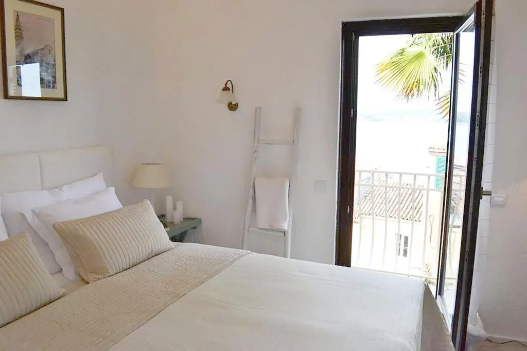 Sea View House