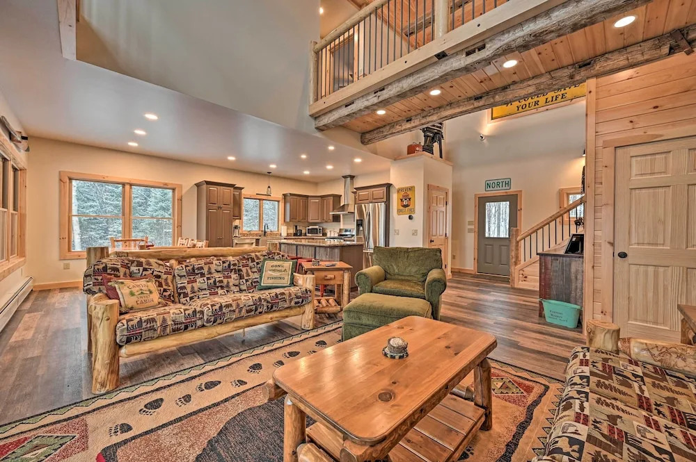 Rustic 3-story Pittsburg Cabin w/ Lake & Mtn Views