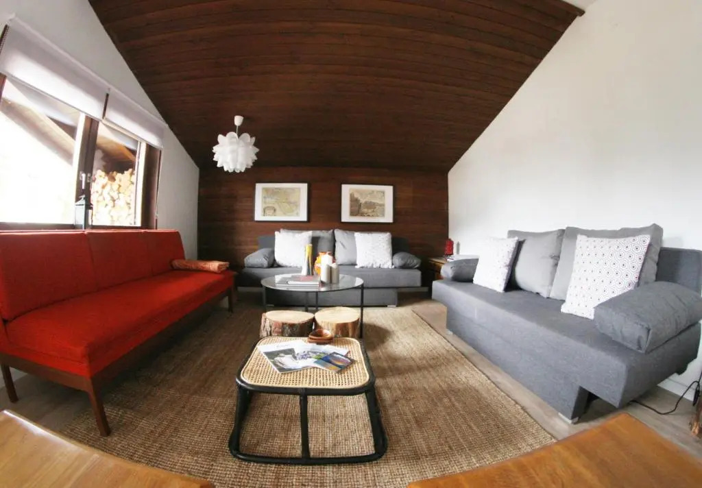 Family Friendly Chalet - Central with Beautiful Mountain Views