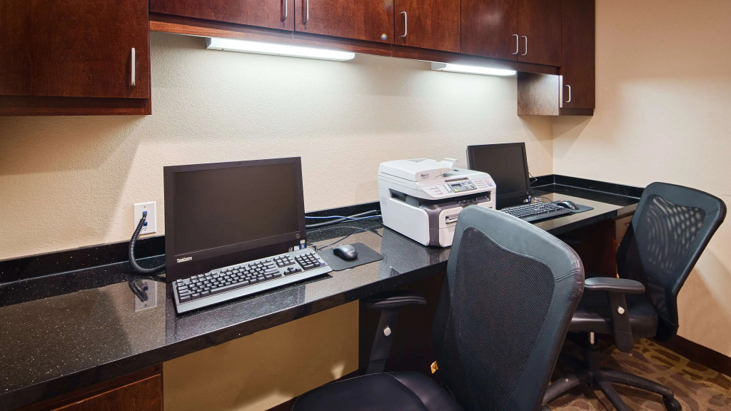 Best Western Plus Desoto Inn & Suites
