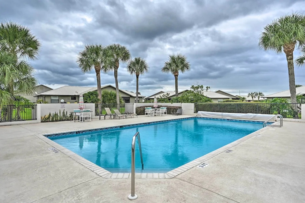 Condo w/ Screened-in Porch, 1 Mi to Sebring Golf!