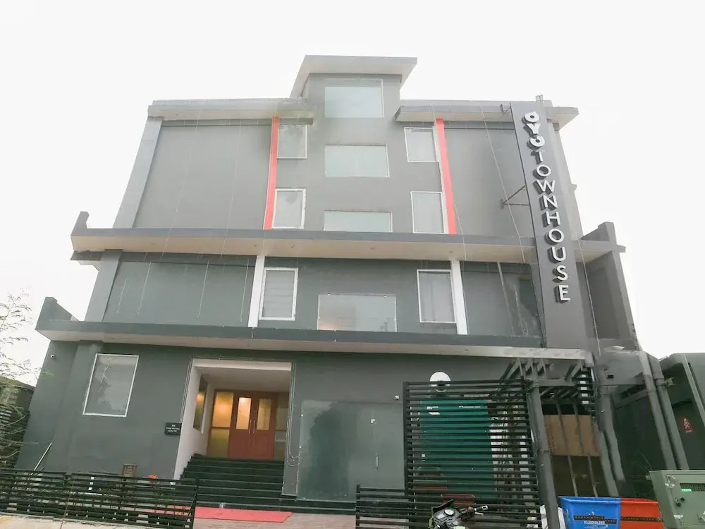 Oyo Townhouse 38136 Shivalik Mercantile Co-Operative Bank