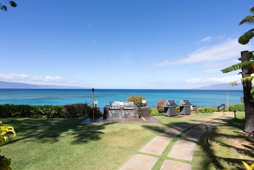Kuleana 613 1 Bdrm 1 Bedroom Condo by RedAwning