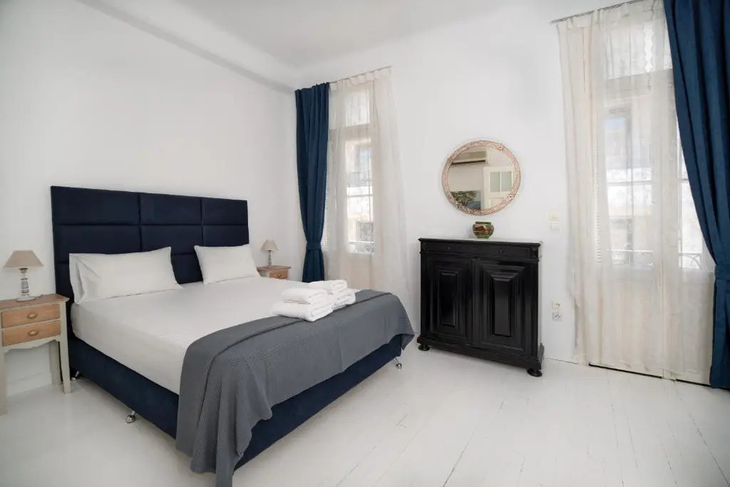 Apollonas Luxurious Apartments