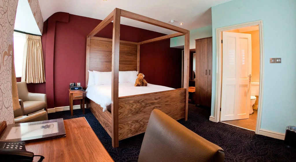 The Dog & Doublet Inn