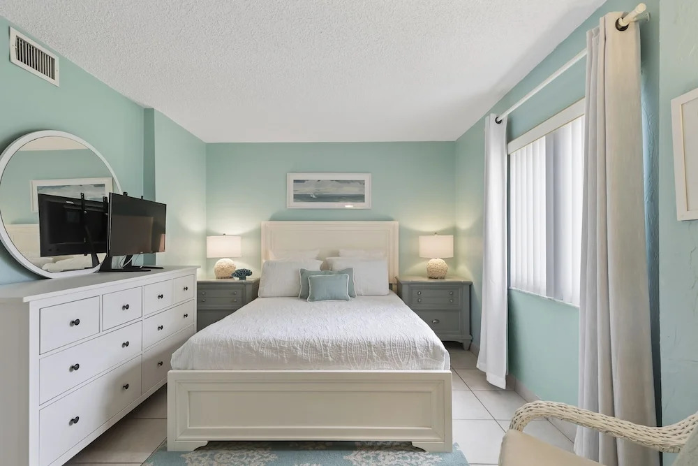 Tropical Suites at Sunglow Resort