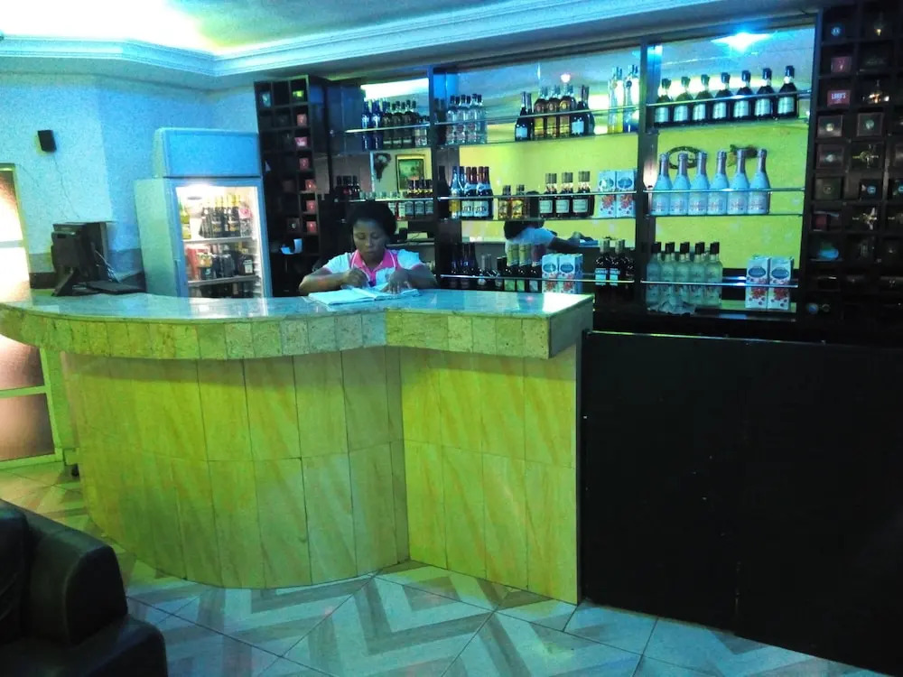 GRAND PARK HOTEL AND SUITEs