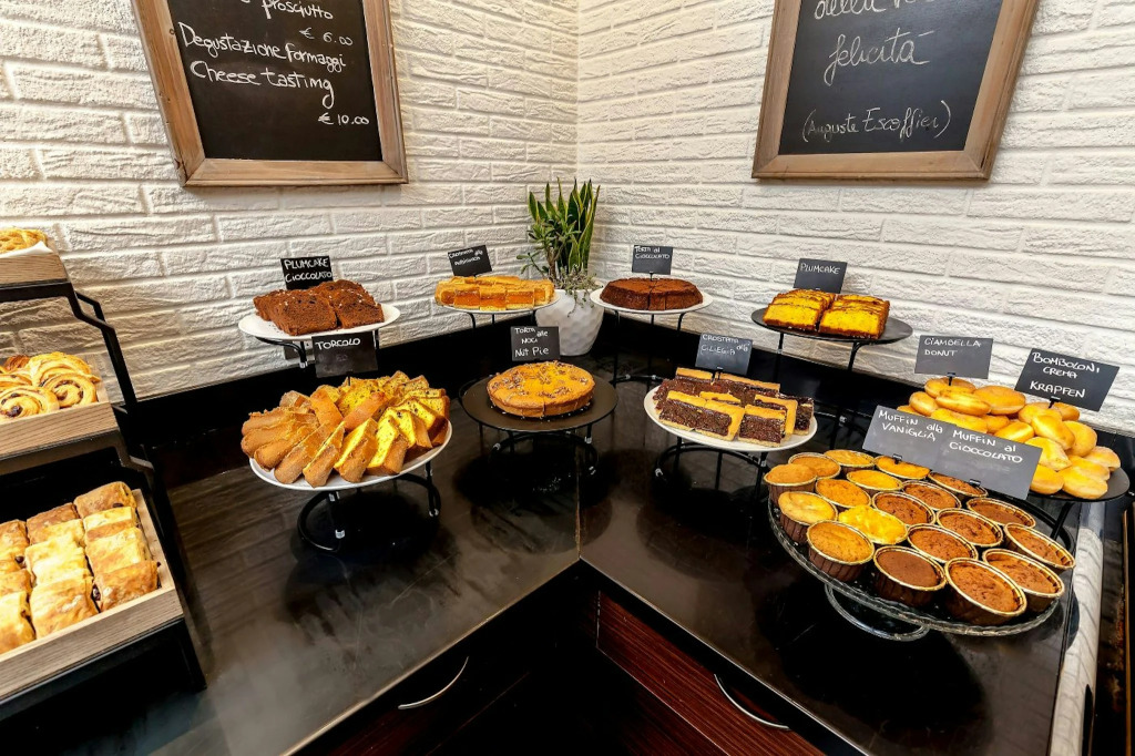 La Meridiana Bleisure Hotel