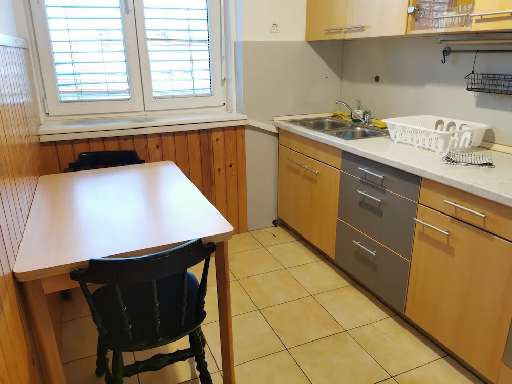 Apartment for four with free parking