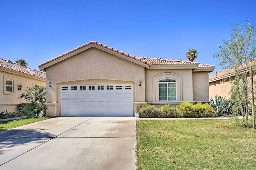 2 Mi to Coachella: Indio Home w/ Fire Pit!