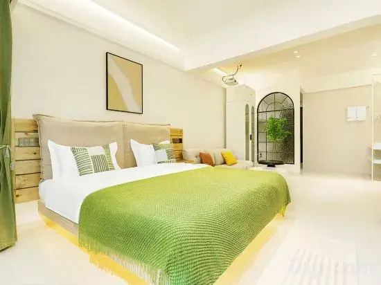 No.1 Courtyard Homestay (Lingshui Middle School HSBC Plaza)