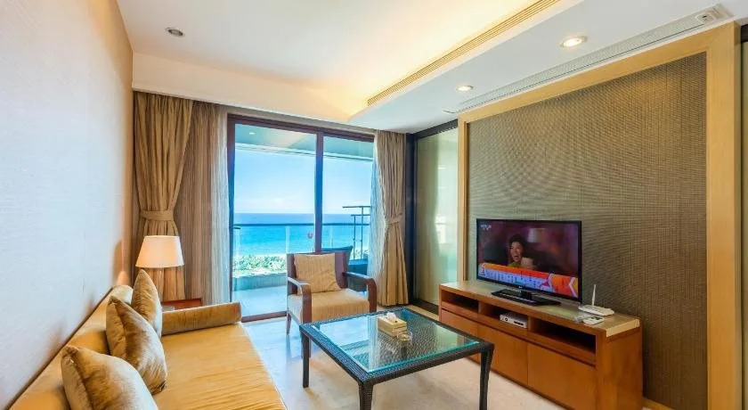 Ocean Holiday Hotel