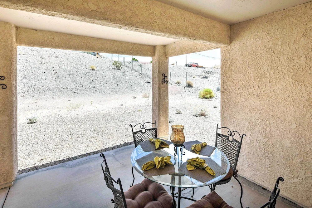 Cozy Lake Havasu City Retreat w/ Deck & Pool Table