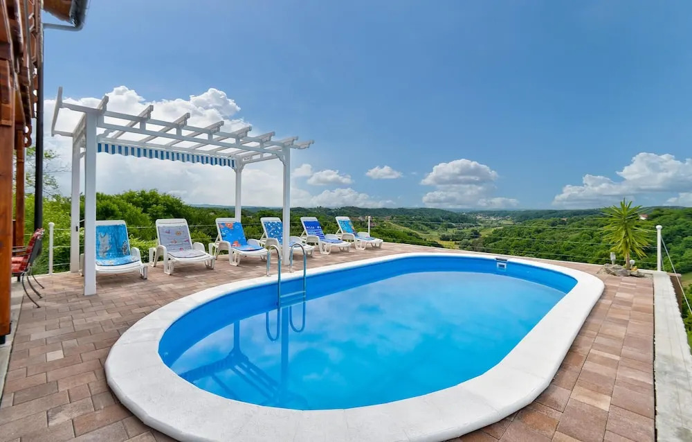 Beautiful Home In Donja Zelina