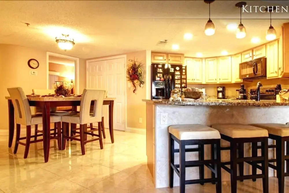 Beach Palms 402