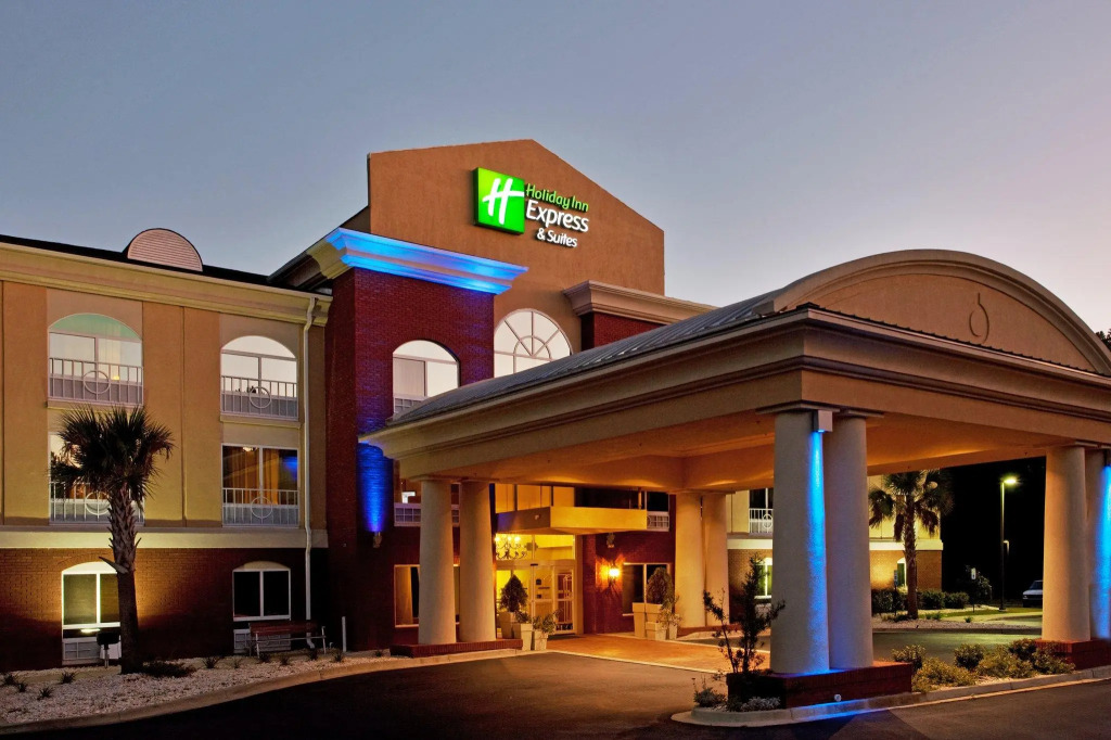 Holiday Inn Express Hotel & Suites Camden-I20 (Hwy 521) by IHG