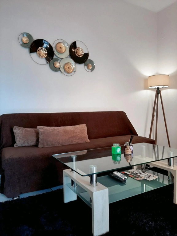 Crystal Cherry Apartment