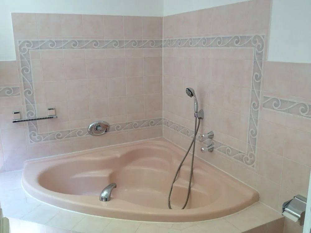 B&B with charm, quiet, kitchen, sw pool