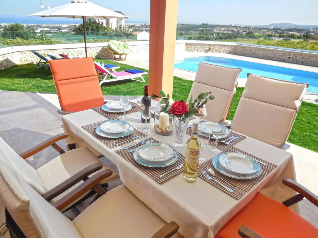Cretan Vineyard Hill Villa