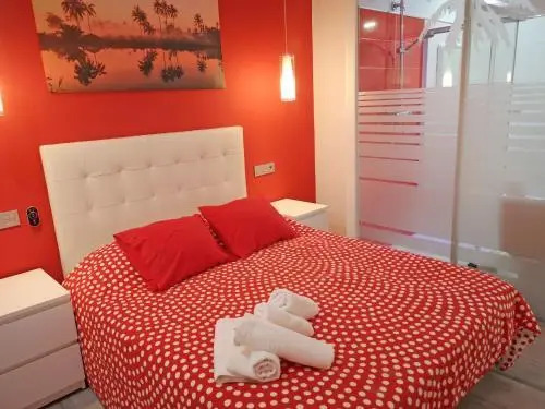 Conil Red-Black Apartment