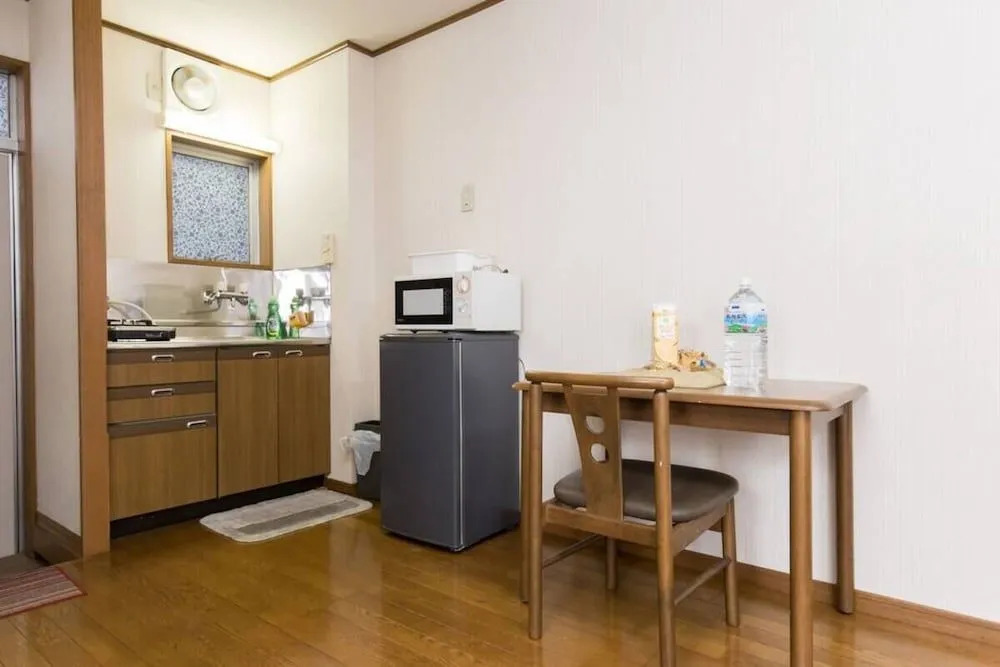 Centrally Located Deluxe Furnished.1