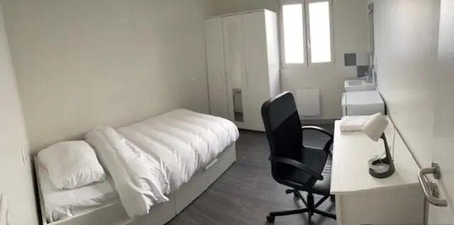 CH-1 Chambre toute équipée avec télévision
