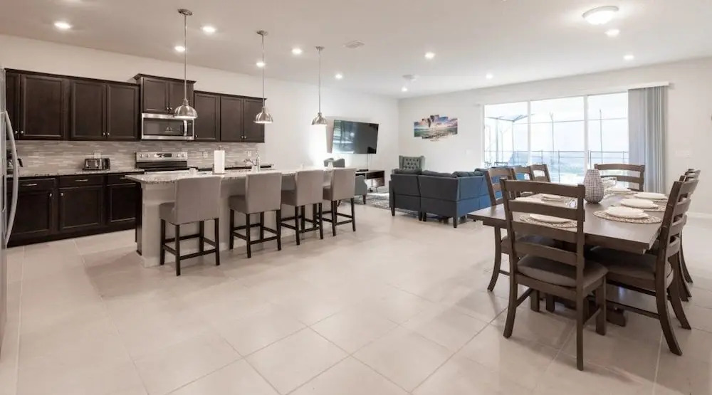 Spacious 10 Bed Pool Home With Game Room- 10 Bedroom Home by RedAwning