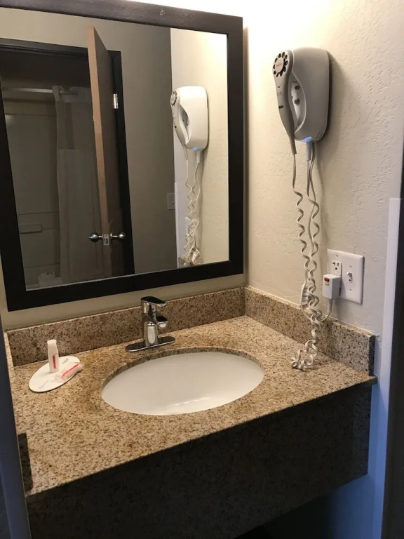 Days Inn & Suites East Flagstaff