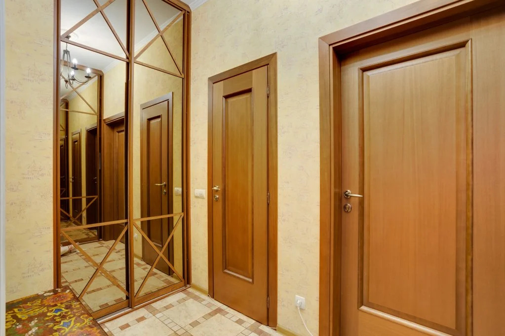 Crocus Expo Townhouse for 18 + Fireplace Apartments