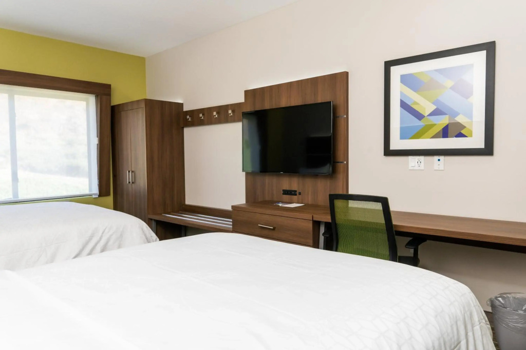 Holiday Inn Express & Suites Lubbock Central - Univ Area by IHG