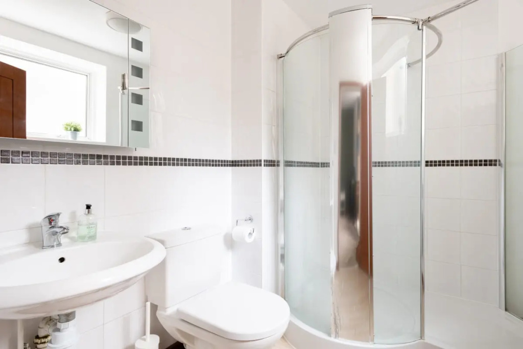 The Southwick Sanctuary - Large & Modern 6BDR Home with Private Terrace