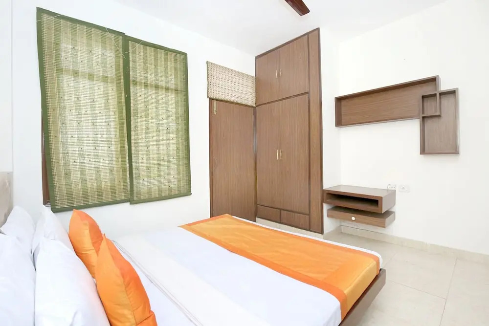 OYO 10976 Home Cheerful 2BHK Scenic Barog
