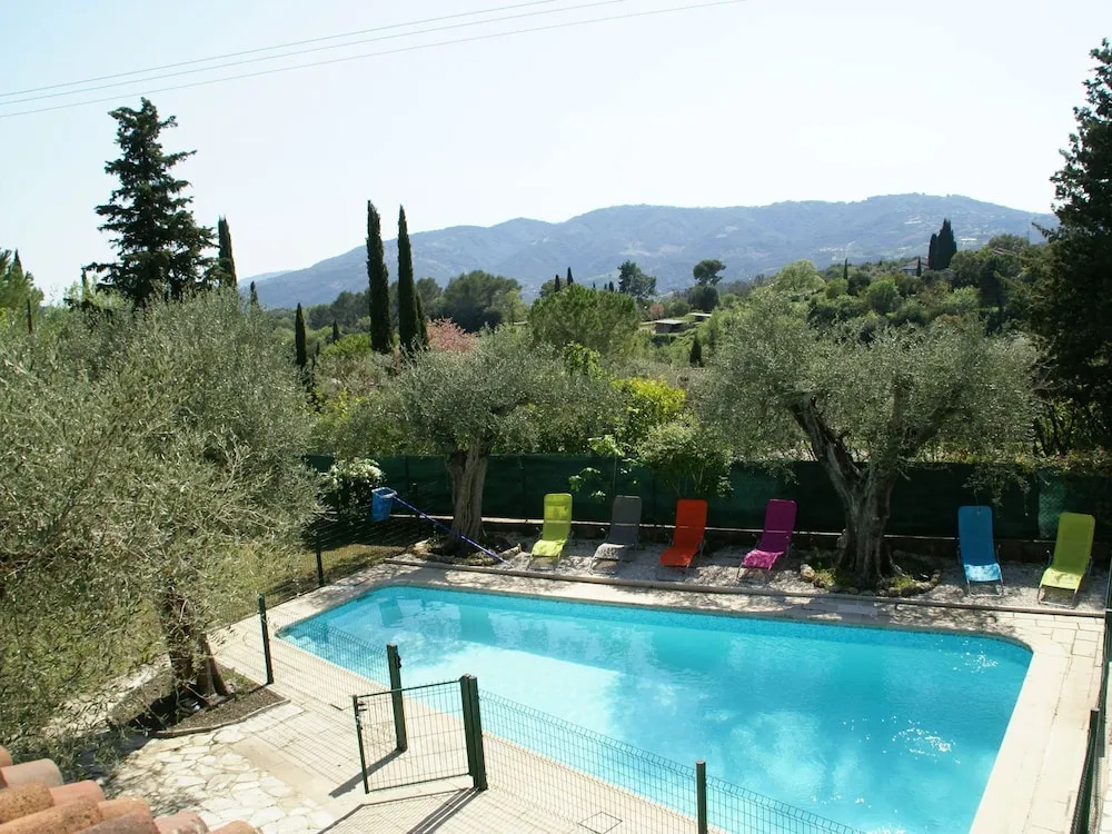 Majestic Villa in Mouans-Sartoux with Swimming Pool