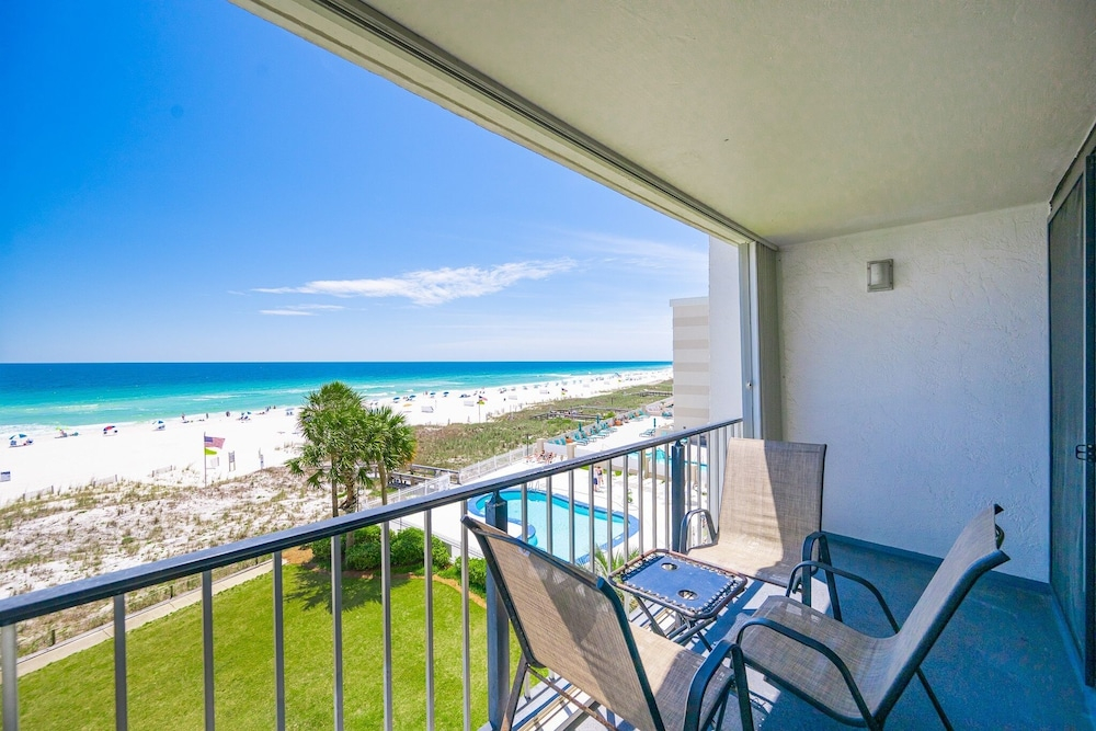 Breakers 43 2 Bedroom Condo
