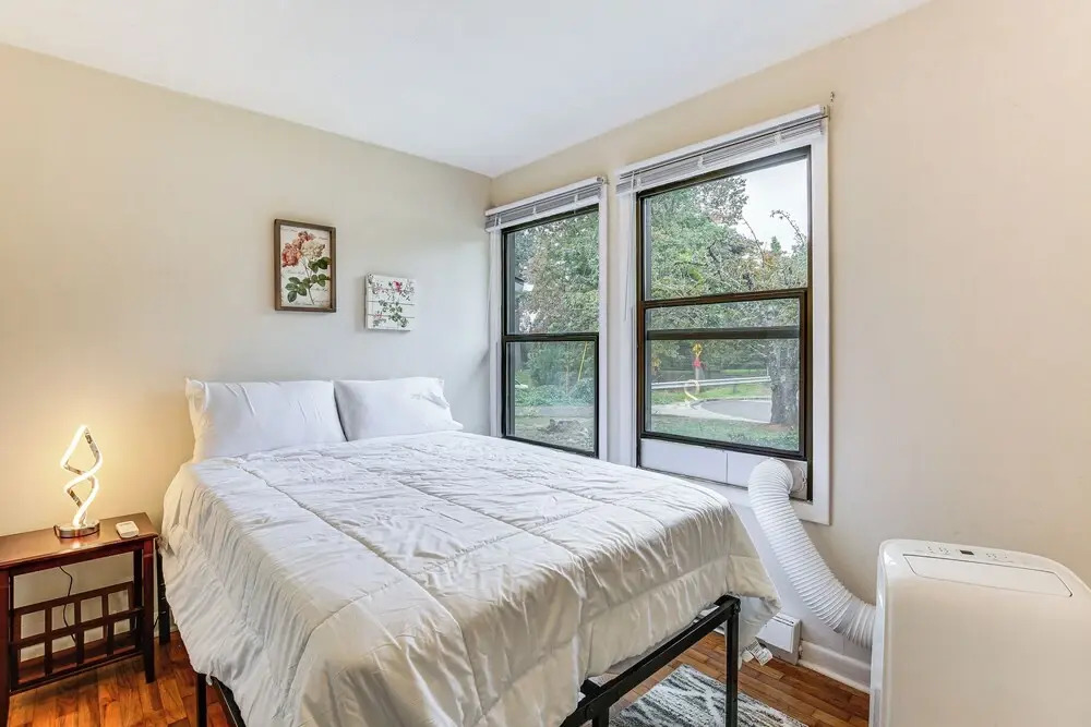 3 Mi to UO Campus: Pet friendly Springfield Home