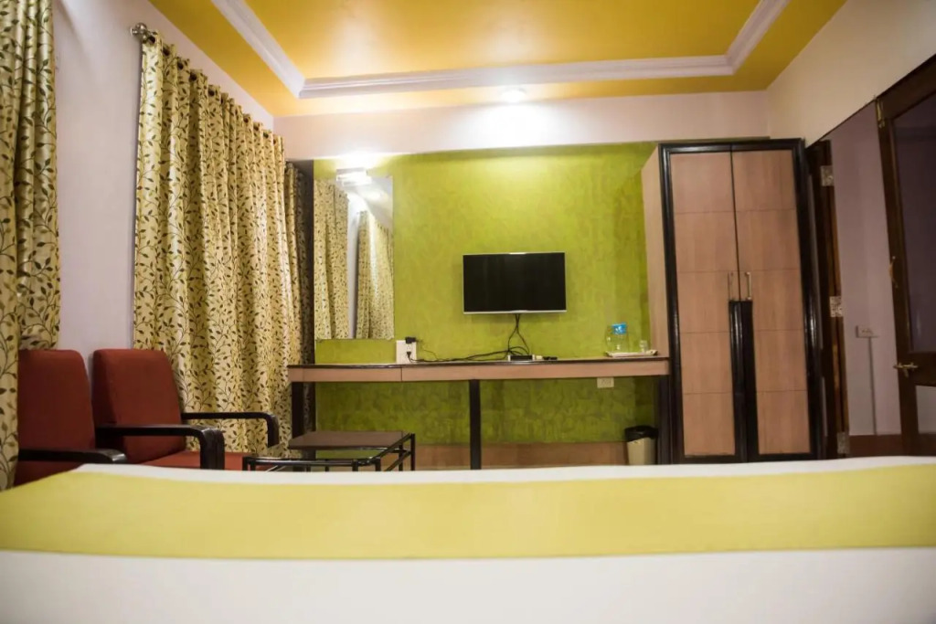 10765 Hotel Tanish